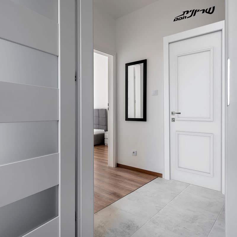 InHouse 205 - מדגם 205 בסגנון כפרי בשילוב 2 מסגרות רחבות בגוון לבן.